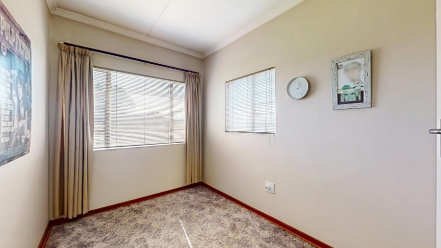 2 Bedroom Property for Sale in Freeway Park Gauteng