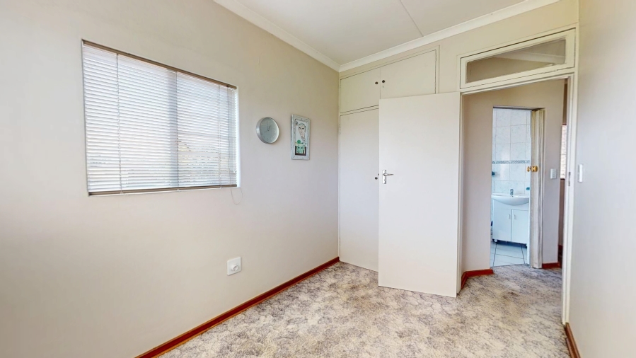 2 Bedroom Property for Sale in Freeway Park Gauteng