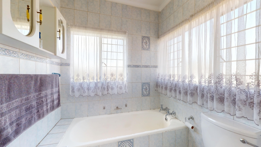 2 Bedroom Property for Sale in Freeway Park Gauteng