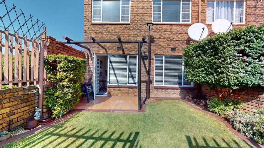 2 Bedroom Property for Sale in Freeway Park Gauteng