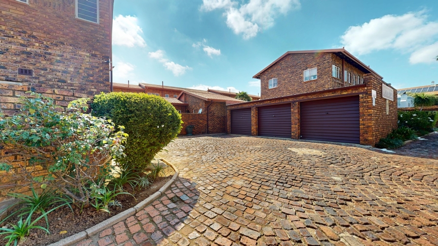 2 Bedroom Property for Sale in Freeway Park Gauteng