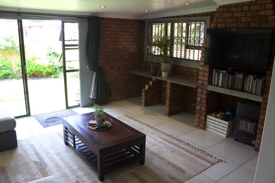 4 Bedroom Property for Sale in Glen Marais Gauteng