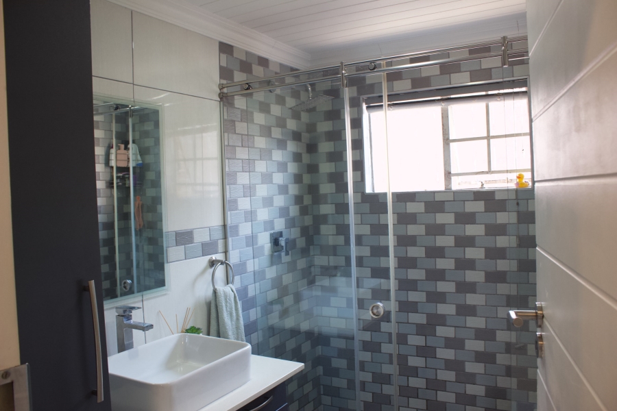 4 Bedroom Property for Sale in Glen Marais Gauteng