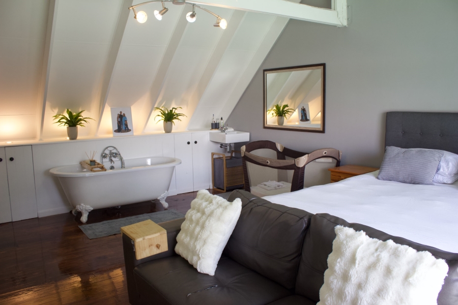 4 Bedroom Property for Sale in Glen Marais Gauteng