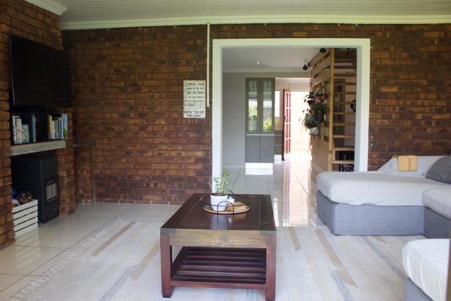 4 Bedroom Property for Sale in Glen Marais Gauteng