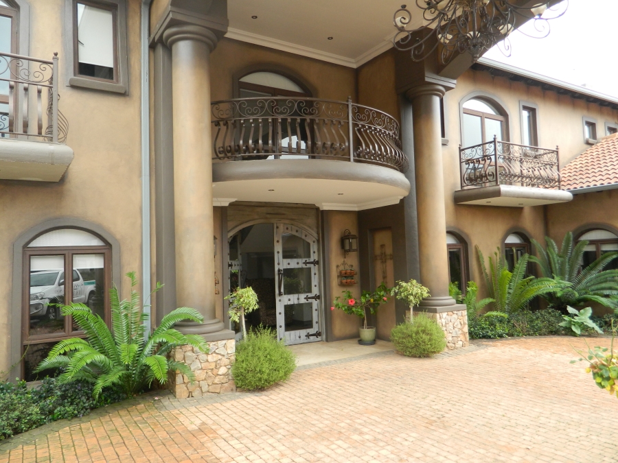 5 Bedroom Property for Sale in Silver Lakes Golf Estate Gauteng