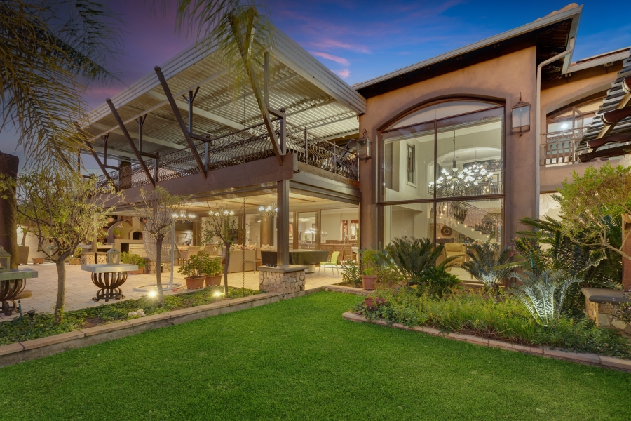 5 Bedroom Property for Sale in Silver Lakes Golf Estate Gauteng