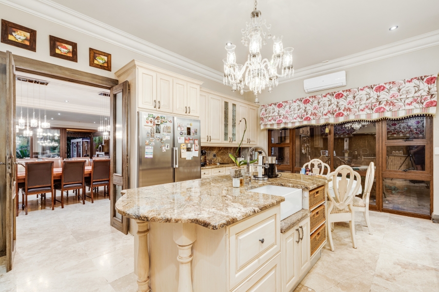 5 Bedroom Property for Sale in Silver Lakes Golf Estate Gauteng