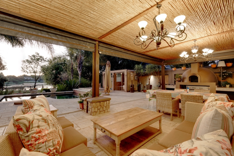 5 Bedroom Property for Sale in Silver Lakes Golf Estate Gauteng