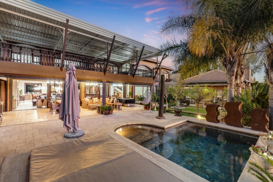 5 Bedroom Property for Sale in Silver Lakes Golf Estate Gauteng