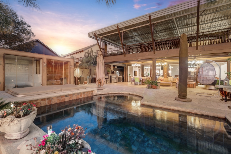 5 Bedroom Property for Sale in Silver Lakes Golf Estate Gauteng