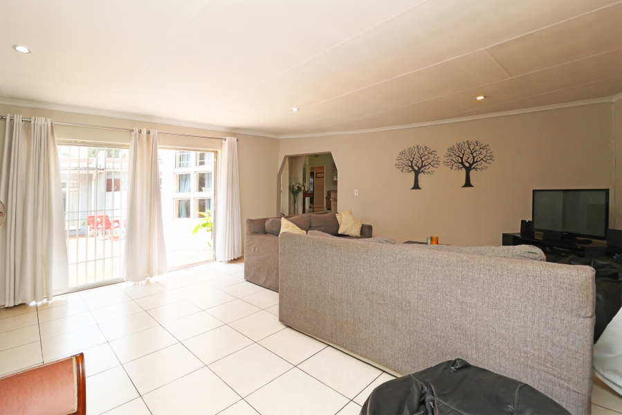 3 Bedroom Property for Sale in Hurlyvale Gauteng