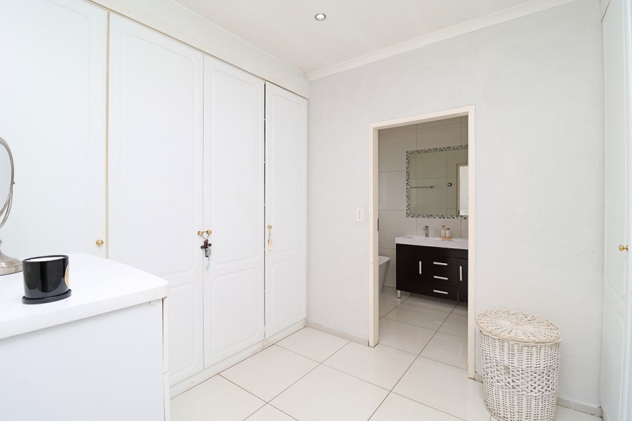 3 Bedroom Property for Sale in Hurlyvale Gauteng