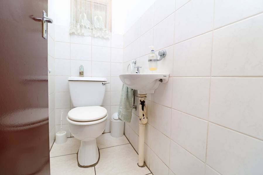 3 Bedroom Property for Sale in Hurlyvale Gauteng