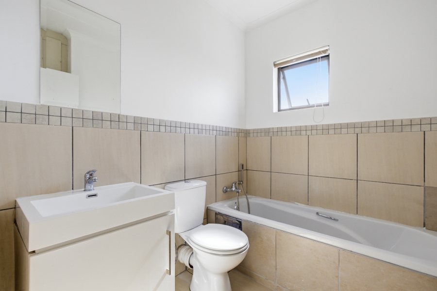 2 Bedroom Property for Sale in Barbeque Downs Gauteng