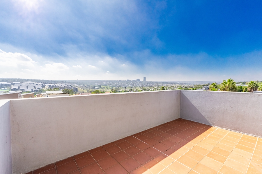 2 Bedroom Property for Sale in Barbeque Downs Gauteng