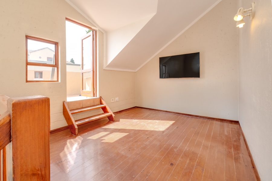 2 Bedroom Property for Sale in Lonehill Gauteng