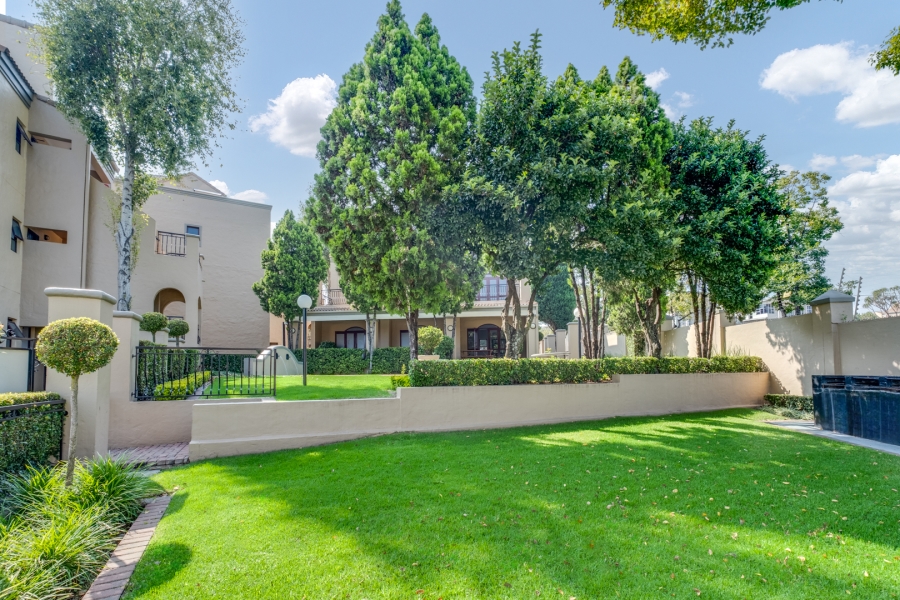 2 Bedroom Property for Sale in Lonehill Gauteng