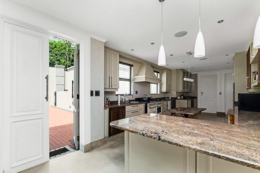 To Let 6 Bedroom Property for Rent in Morningside Gauteng