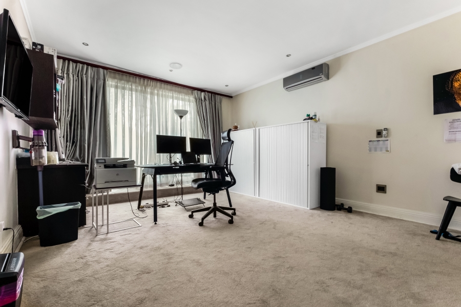 To Let 6 Bedroom Property for Rent in Morningside Gauteng