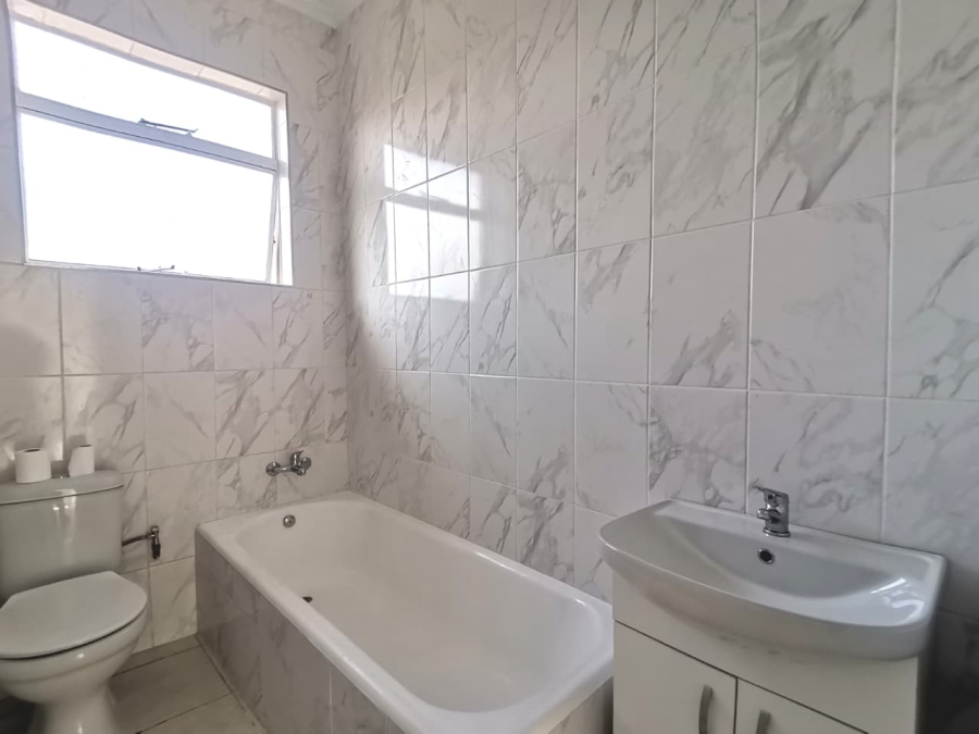 2 Bedroom Property for Sale in Brackenhurst Gauteng