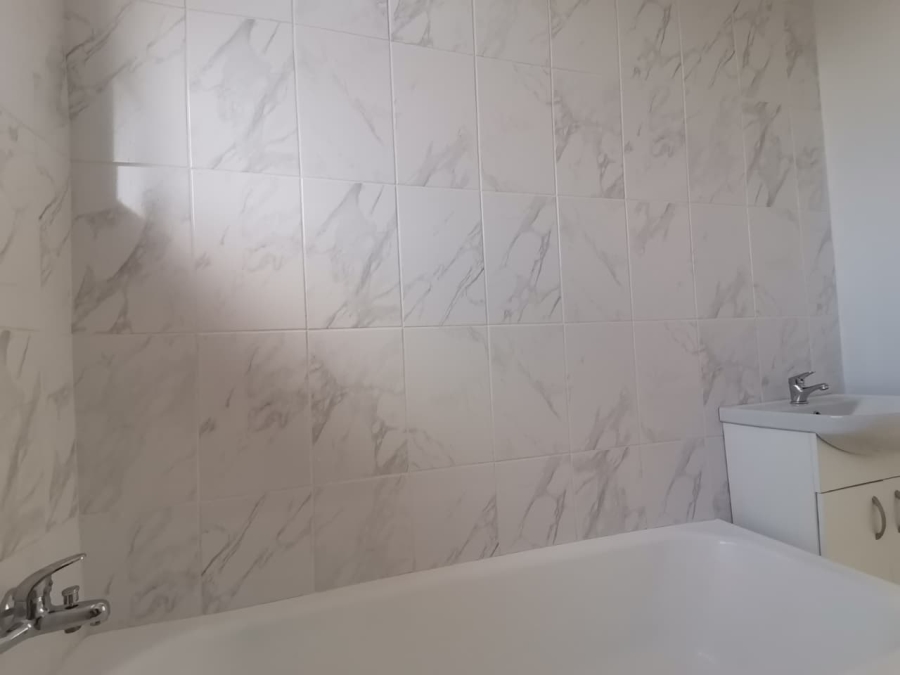 2 Bedroom Property for Sale in Brackenhurst Gauteng