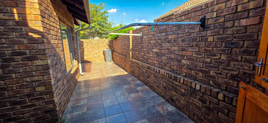 3 Bedroom Property for Sale in Magalieskruin Gauteng