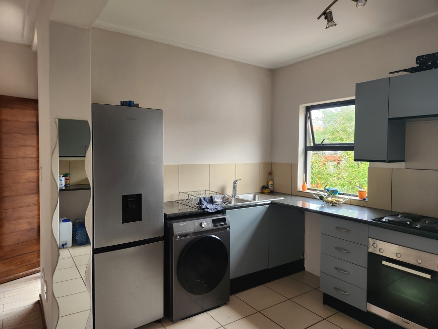 To Let 2 Bedroom Property for Rent in Jackal Creek Golf Estate Gauteng