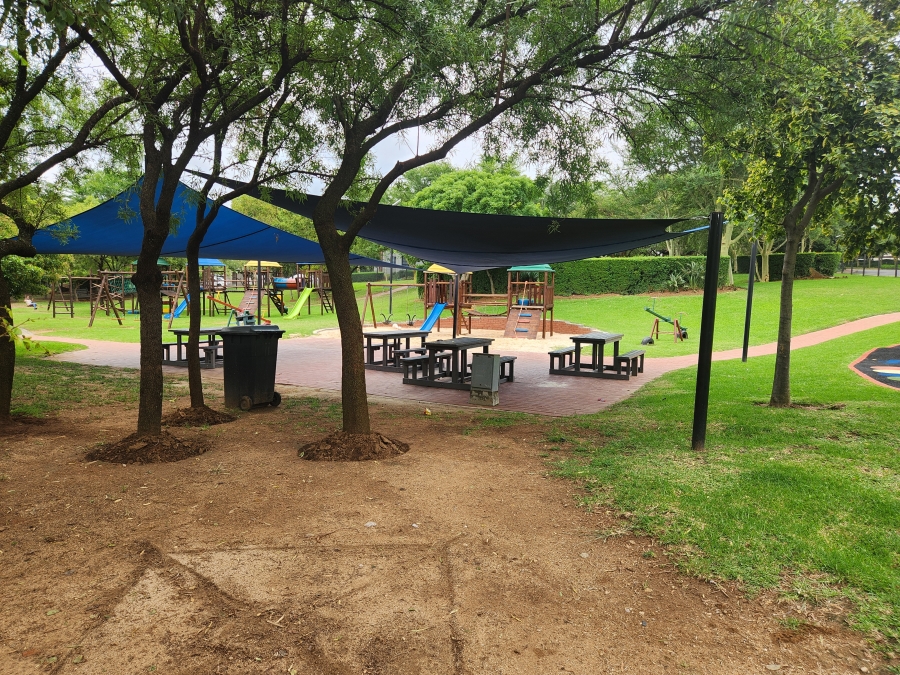 To Let 2 Bedroom Property for Rent in Jackal Creek Golf Estate Gauteng