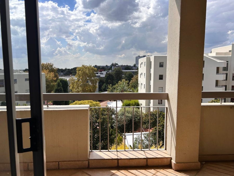 2 Bedroom Property for Sale in Sandhurst Gauteng