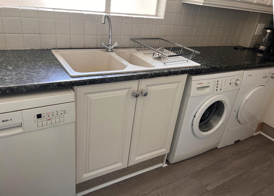 2 Bedroom Property for Sale in Sandhurst Gauteng