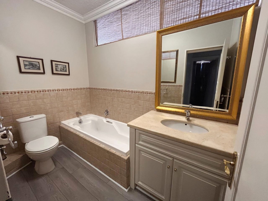 2 Bedroom Property for Sale in Sandhurst Gauteng
