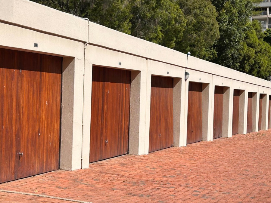 2 Bedroom Property for Sale in Sandhurst Gauteng