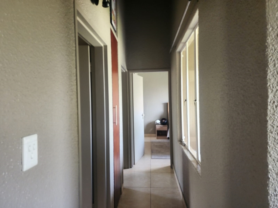 2 Bedroom Property for Sale in Lonehill Gauteng