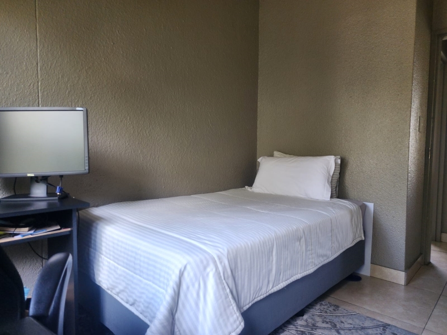 2 Bedroom Property for Sale in Lonehill Gauteng