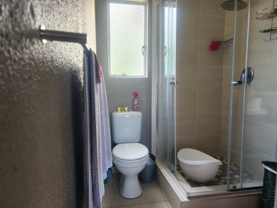 2 Bedroom Property for Sale in Lonehill Gauteng