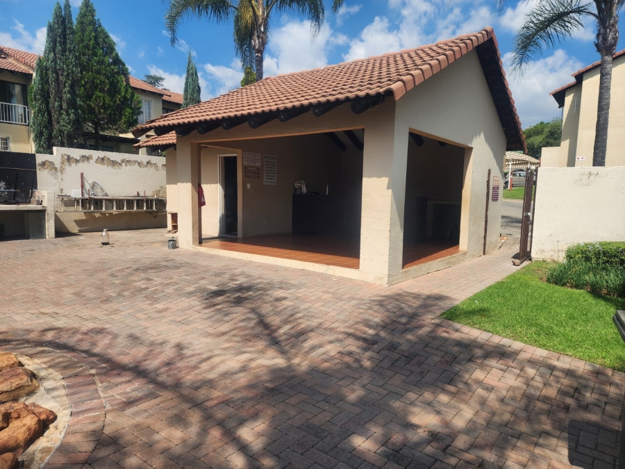2 Bedroom Property for Sale in Lonehill Gauteng