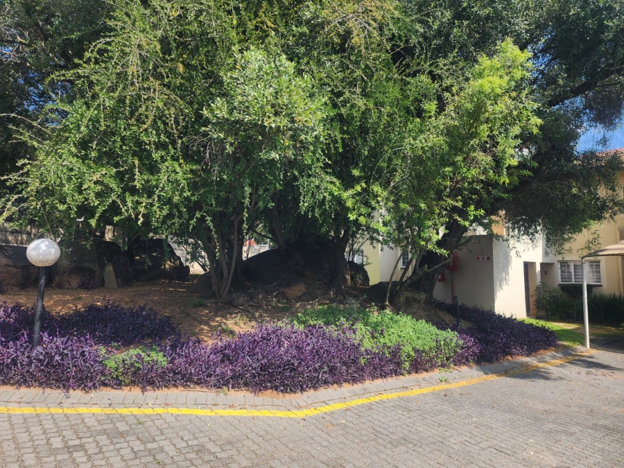 2 Bedroom Property for Sale in Lonehill Gauteng