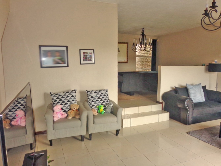 3 Bedroom Property for Sale in Corlett Gardens Gauteng