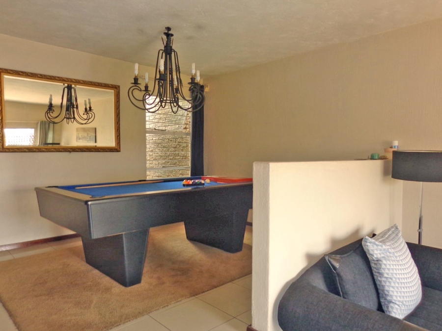 3 Bedroom Property for Sale in Corlett Gardens Gauteng