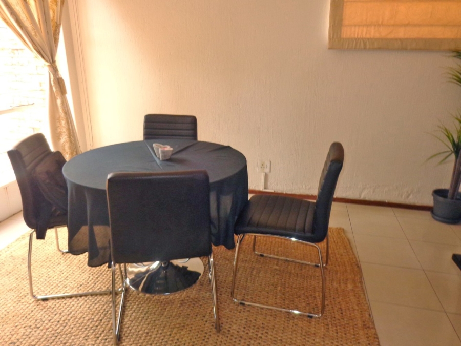 3 Bedroom Property for Sale in Corlett Gardens Gauteng