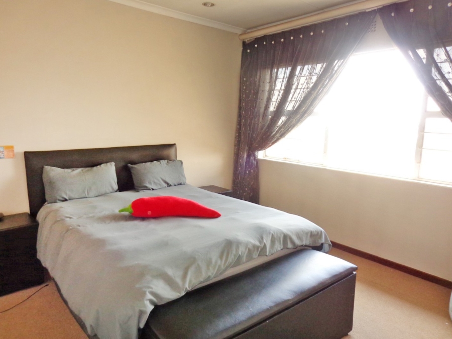 3 Bedroom Property for Sale in Corlett Gardens Gauteng