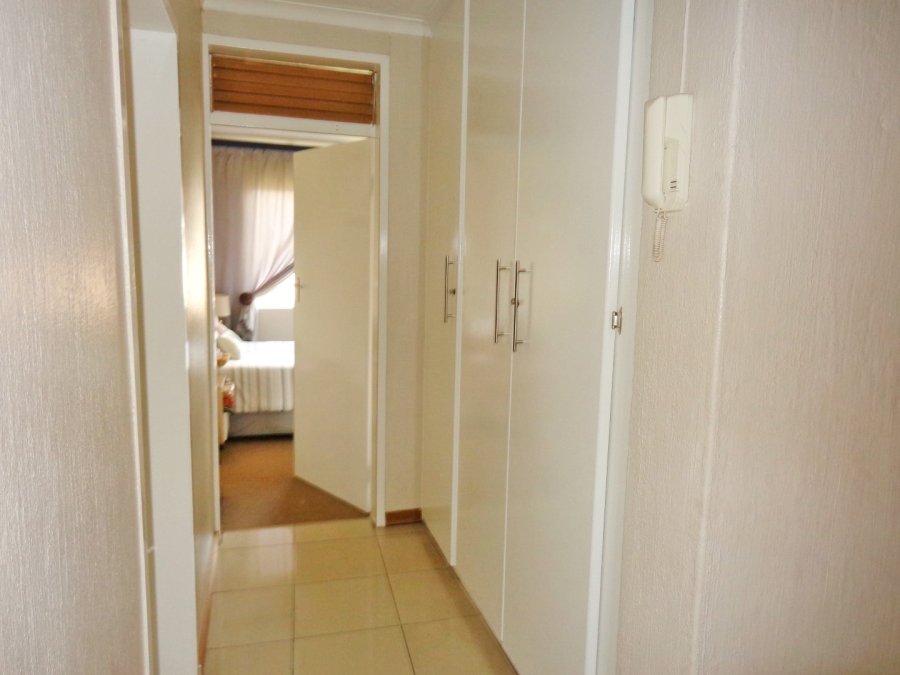 3 Bedroom Property for Sale in Corlett Gardens Gauteng