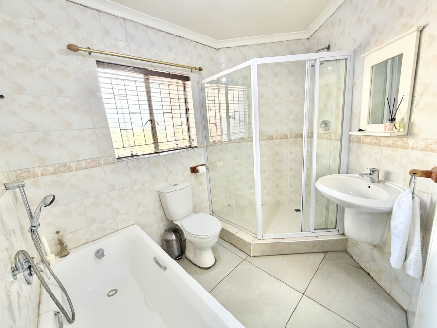 3 Bedroom Property for Sale in Kyalami Gauteng