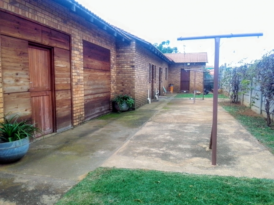 4 Bedroom Property for Sale in Greenhills Gauteng