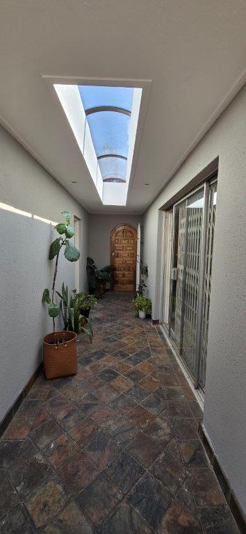 4 Bedroom Property for Sale in Garsfontein Gauteng