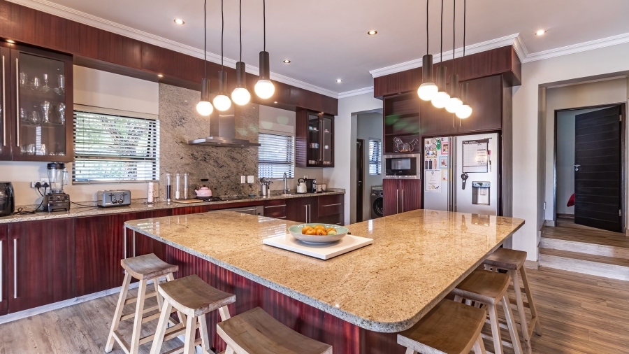 5 Bedroom Property for Sale in Greenstone Hill Gauteng