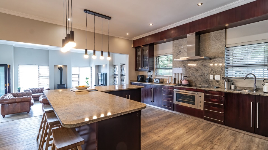 5 Bedroom Property for Sale in Greenstone Hill Gauteng