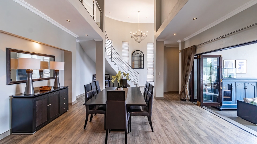 5 Bedroom Property for Sale in Greenstone Hill Gauteng