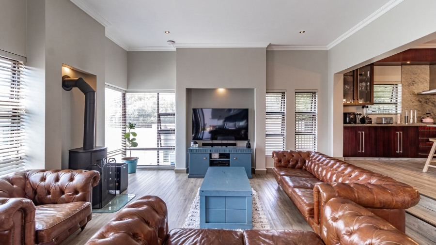 5 Bedroom Property for Sale in Greenstone Hill Gauteng